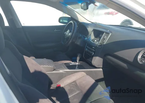 2011 Nissan Maxima 3.5 S z USA, uszkodzony, nr VIN 1N4AA5AP4BC854958